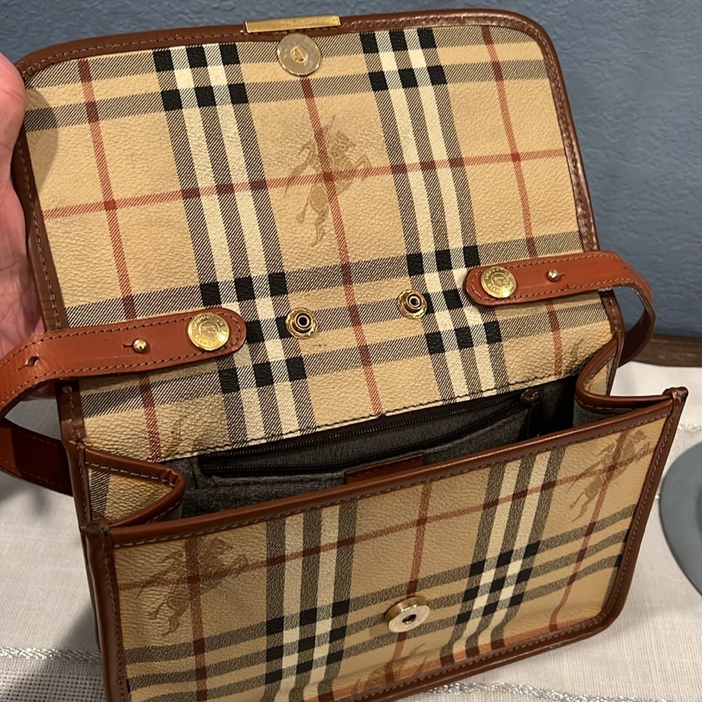 Vintage Burberry Tan and Brown Check Clutch - Picture 11 of 16